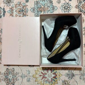 NWT Chinese Laundry Wow Micro Suede platform Heels in Black, Sz US 8